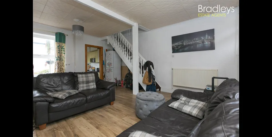 2 Penlee Street, TR18 2DE