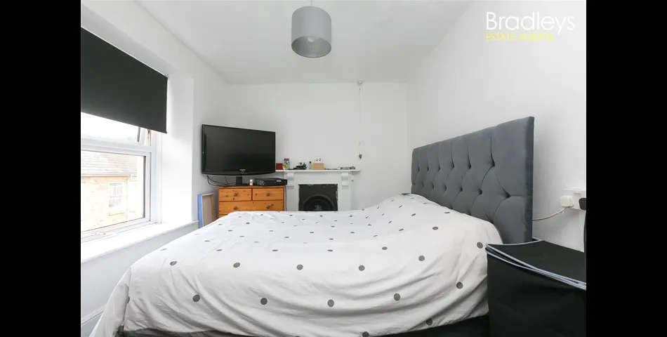 2 Penlee Street, TR18 2DE