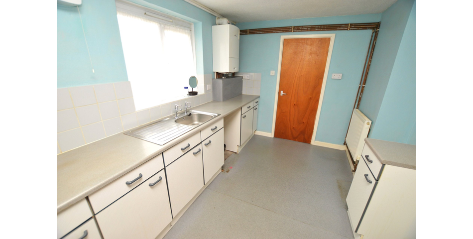 FOR SALE VIA BRADLEYS ONLINE AUCTION 10AM 20TH NOVEMBER 2024.