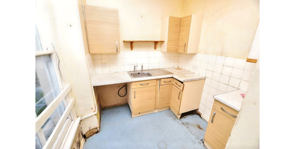 FOR SALE VIA BRADLEYS ONLINE AUCTION 10AM 28TH JANUARY 2025.