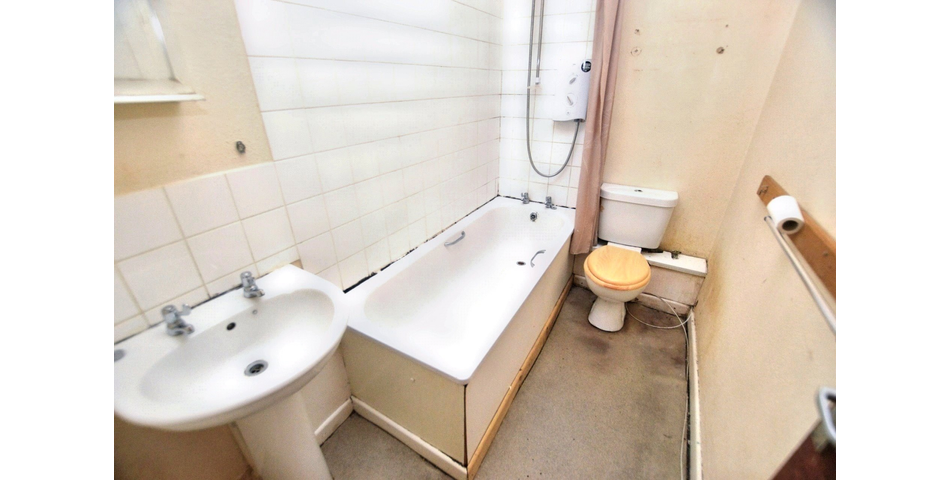 FOR SALE VIA BRADLEYS ONLINE AUCTION 10AM 28TH JANUARY 2025.