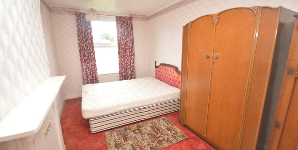 99 Alphington Road, Exeter, Devon, EX2 8JD