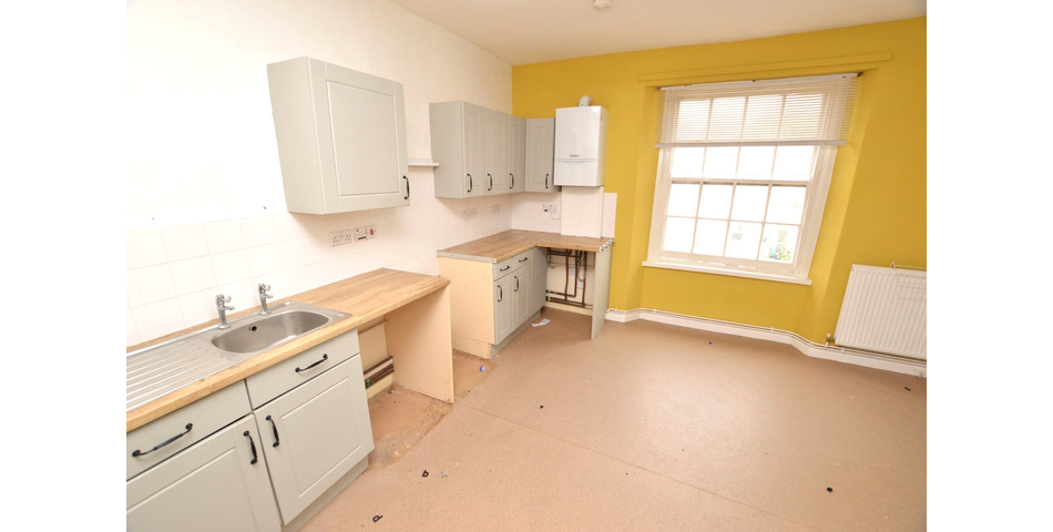FOR SALE VIA BRADLEYS ONLINE AUCTION 12PM 29TH AUGUST 2024..