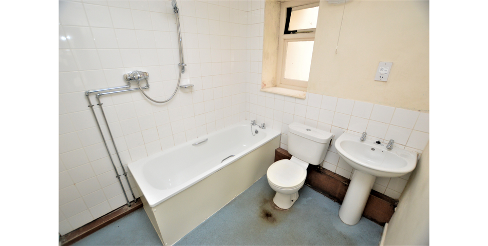 FOR SALE VIA BRADLEYS ONLINE AUCTION 12PM 29TH SEPTEMBER 2022.. VIRTUAL TOUR AVAILABLE.