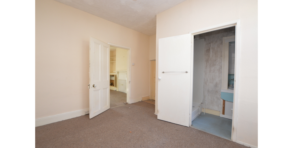 **LOOSELY ARRANGED AS TWO ONE BEDROOM FLATS**