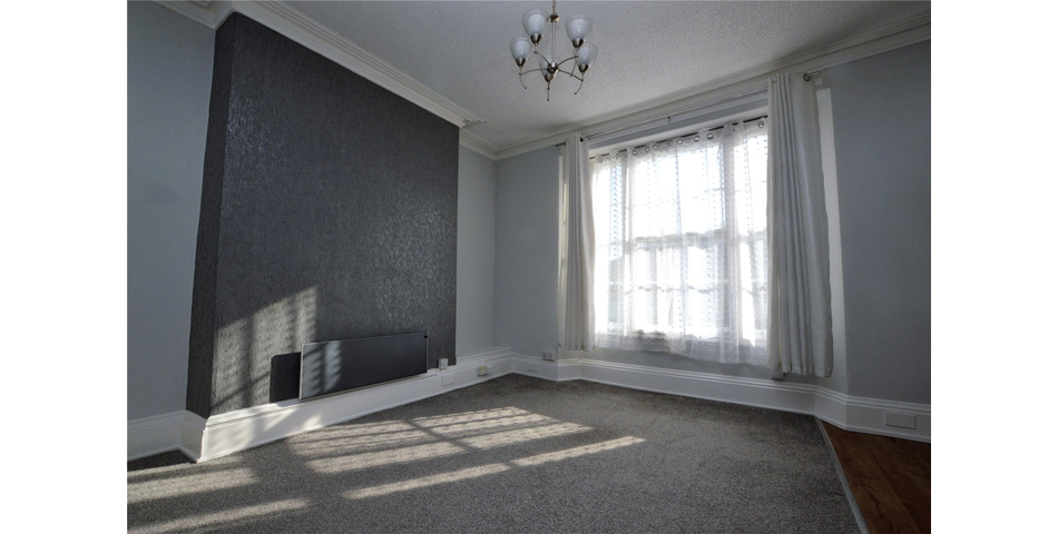 Well Presented One Bedroom Apartment Centrally Located In Newton Abbot