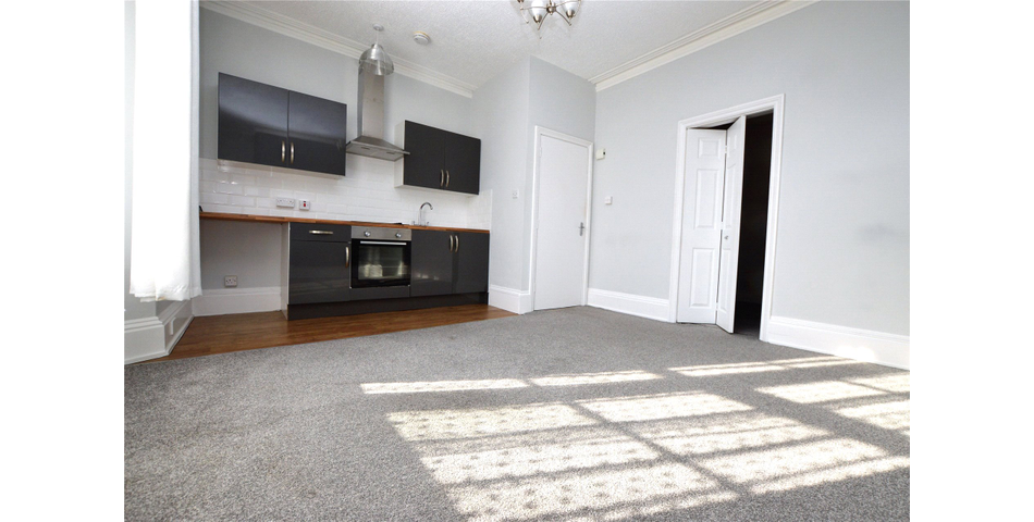 Well Presented One Bedroom Apartment Centrally Located In Newton Abbot