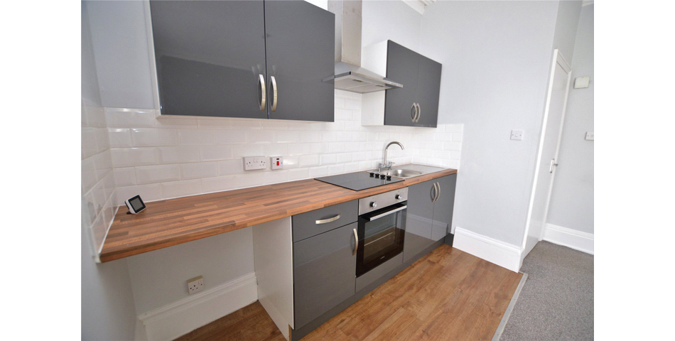 Well Presented One Bedroom Apartment Centrally Located In Newton Abbot