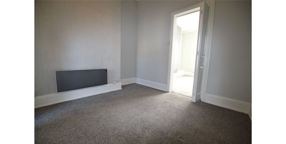 Well Presented One Bedroom Apartment Centrally Located In Newton Abbot