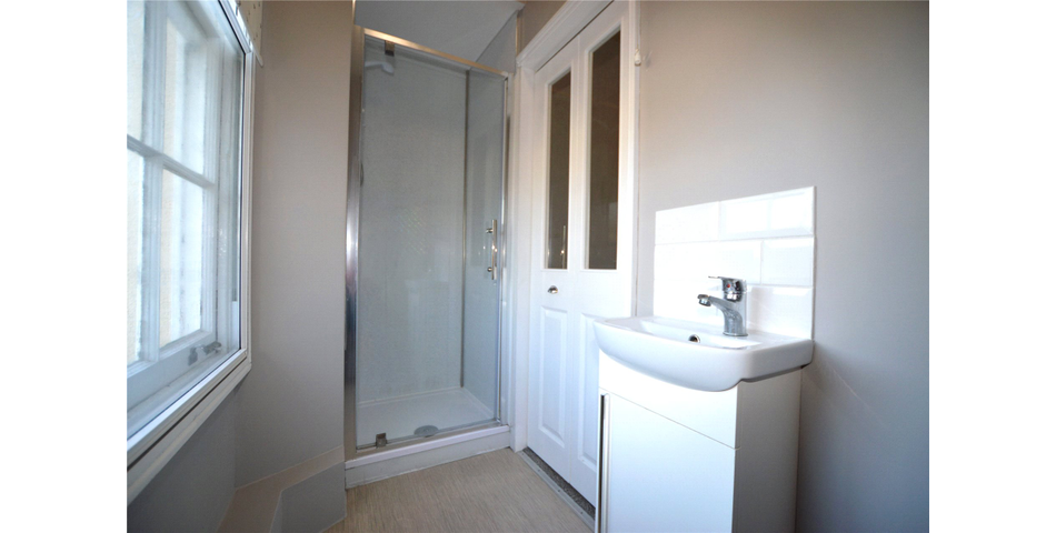 Well Presented One Bedroom Apartment Centrally Located In Newton Abbot