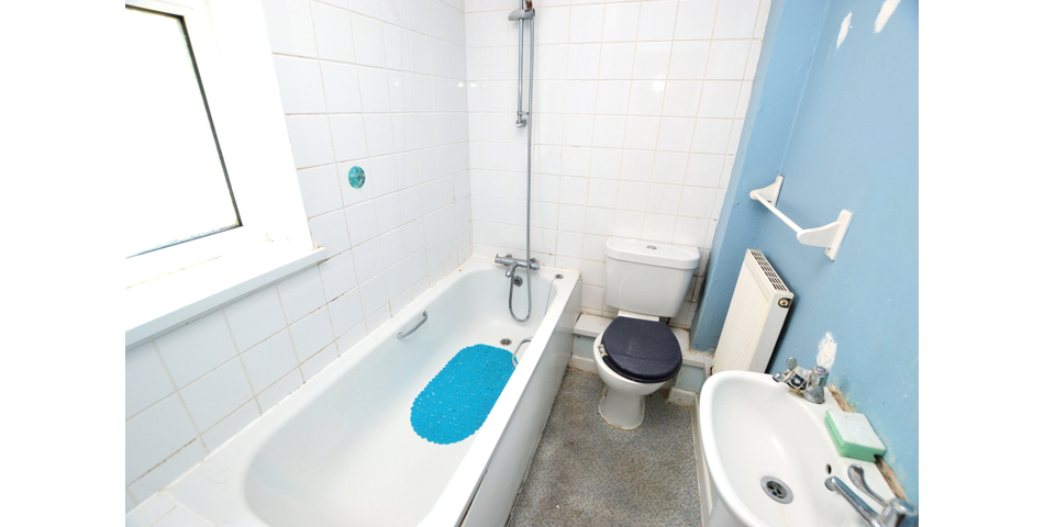 FOR SALE VIA BRADLEYS ONLINE AUCTION 2PM 9TH AUGUST 2023. VIRTUAL TOUR AVAILABLE.