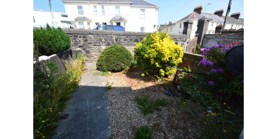 FOR SALE VIA BRADLEYS ONLINE AUCTION 2PM 9TH AUGUST 2023. VIRTUAL TOUR AVAILABLE.