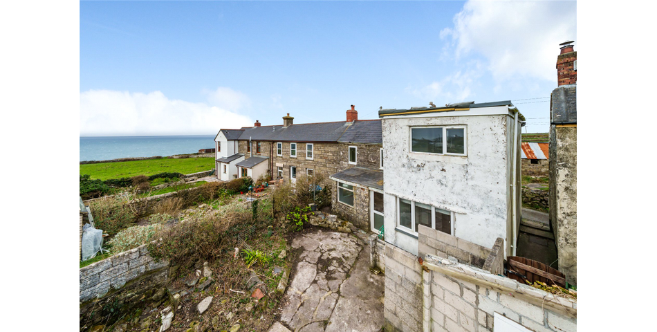 RENOVATION PROJECT SET WITHIN A DESIRABLE VILLAGE SETTING!
