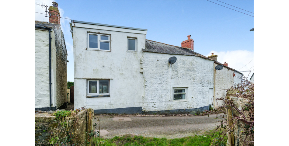 RENOVATION PROJECT SET WITHIN A DESIRABLE VILLAGE SETTING!