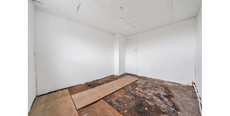 RENOVATION PROJECT SET WITHIN A DESIRABLE VILLAGE SETTING!