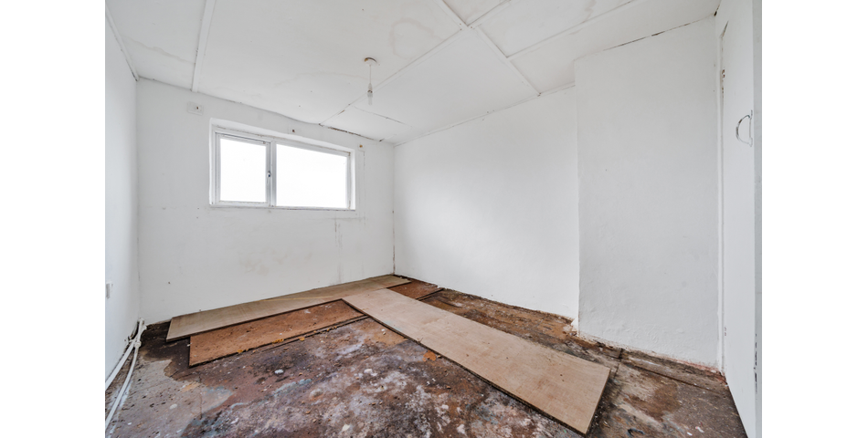 RENOVATION PROJECT SET WITHIN A DESIRABLE VILLAGE SETTING!