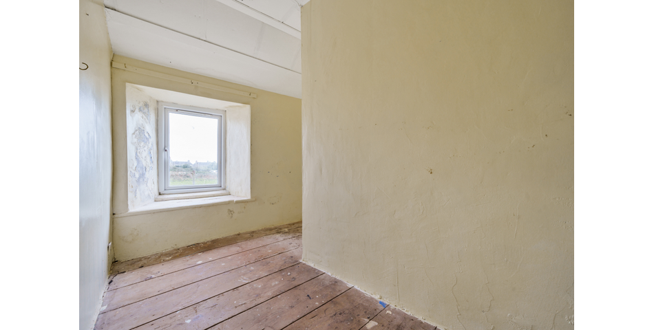 RENOVATION PROJECT SET WITHIN A DESIRABLE VILLAGE SETTING!