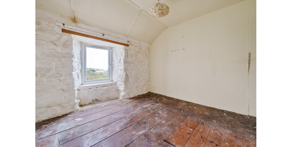 RENOVATION PROJECT SET WITHIN A DESIRABLE VILLAGE SETTING!