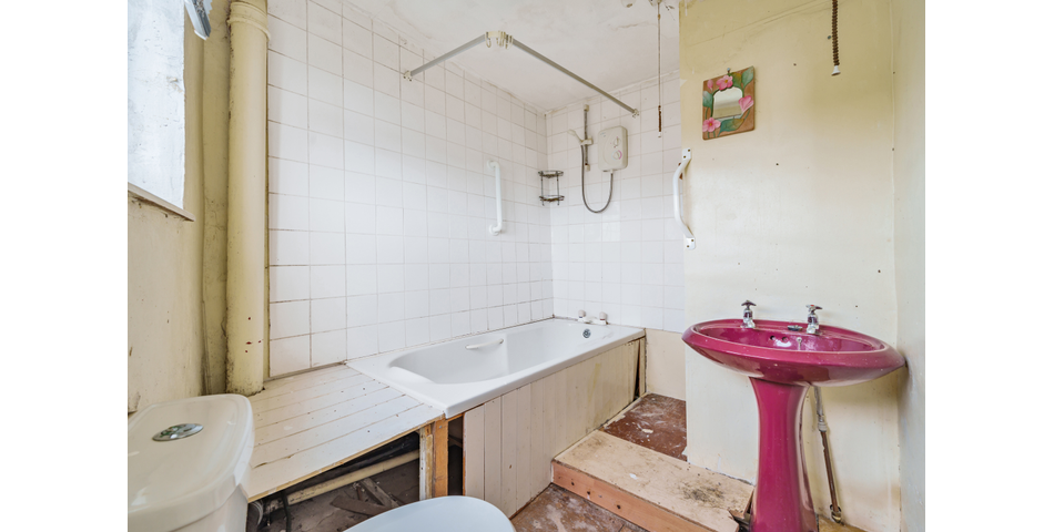 RENOVATION PROJECT SET WITHIN A DESIRABLE VILLAGE SETTING!