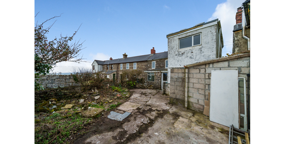RENOVATION PROJECT SET WITHIN A DESIRABLE VILLAGE SETTING!