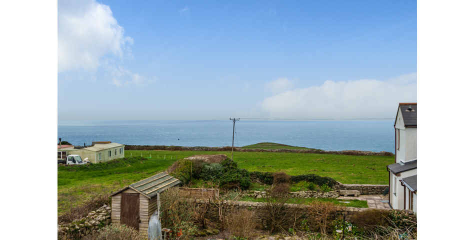 RENOVATION PROJECT SET WITHIN A DESIRABLE VILLAGE SETTING!