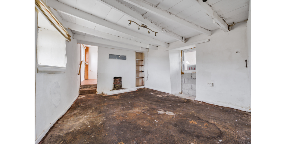 RENOVATION PROJECT SET WITHIN A DESIRABLE VILLAGE SETTING!