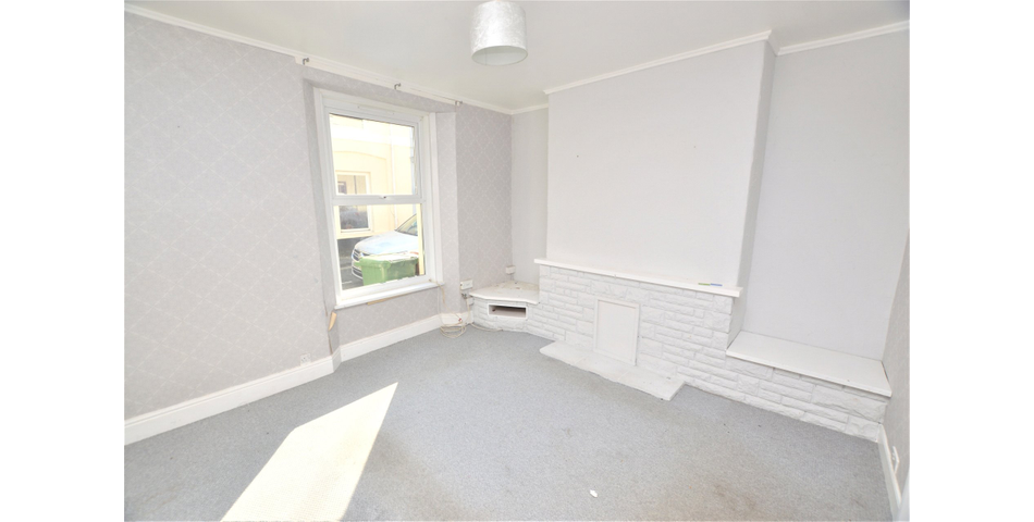 FOR SALE VIA BRADLEYS ONLINE AUCTION 12PM 29TH APRIL 2021. VIRTUAL TOUR AVAILABLE.