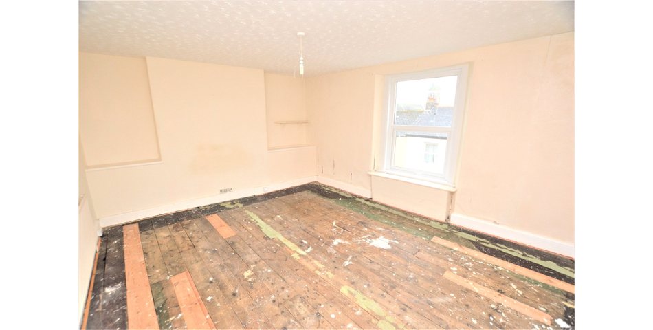 FOR SALE VIA BRADLEYS ONLINE AUCTION 12PM 14TH MARCH 2022. VIRTUAL TOUR AVAILABLE.