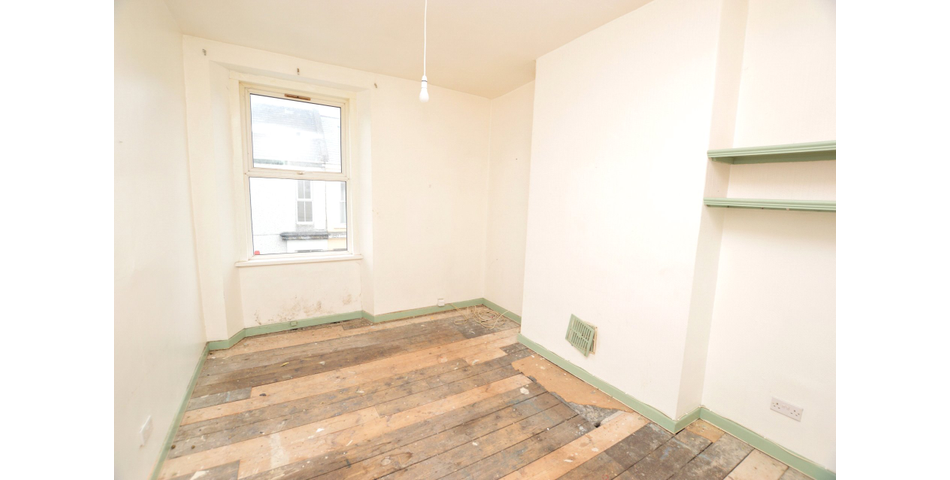 FOR SALE VIA BRADLEYS ONLINE AUCTION 12PM 26TH JUNE 2023. VIRTUAL TOUR AVAILABLE.