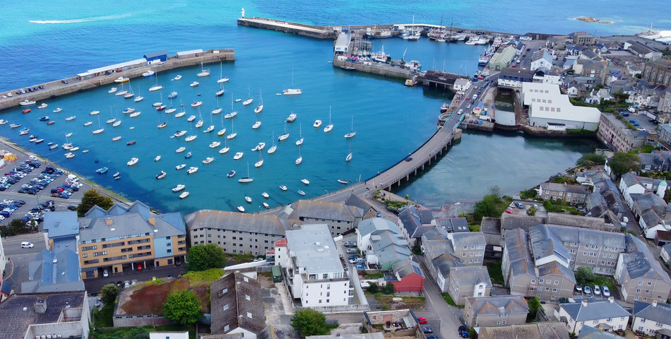 62 Causewayhead, Penzance, Cornwall, TR18 2SS