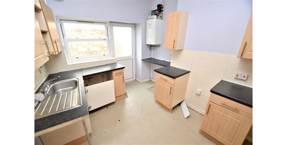 FOR SALE VIA BRADLEYS ONLINE AUCTION 12PM 9TH DECEMBER 2022. VIRTUAL TOUR AVAILABLE.