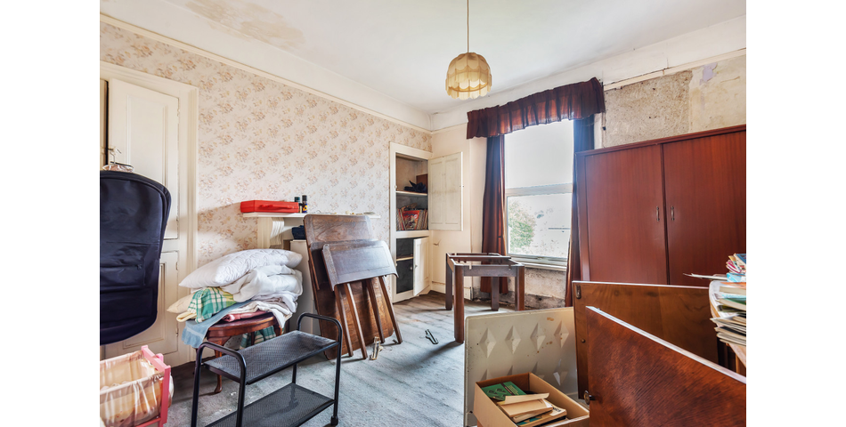 4 Bedroom Mid Terraced