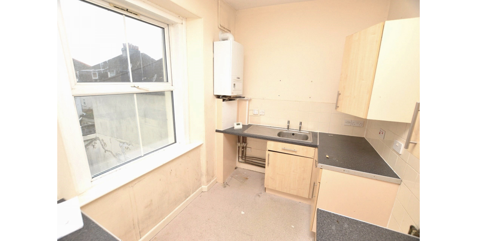 FOR SALE VIA BRADLEYS ONLINE AUCTION 12PM 24TH MARCH 2023. VIRTUAL TOUR AVAILABLE.