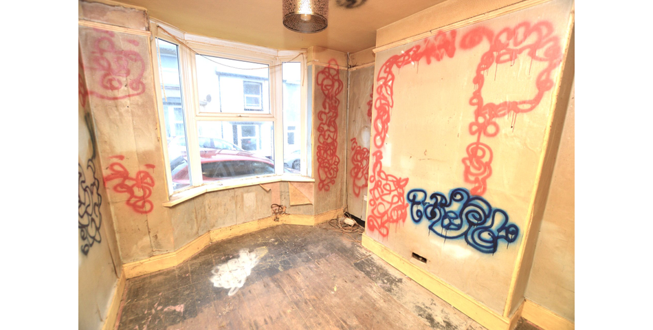 FOR SALE VIA BRADLEYS ONLINE AUCTION 12PM  22ND JANUARY 2024.