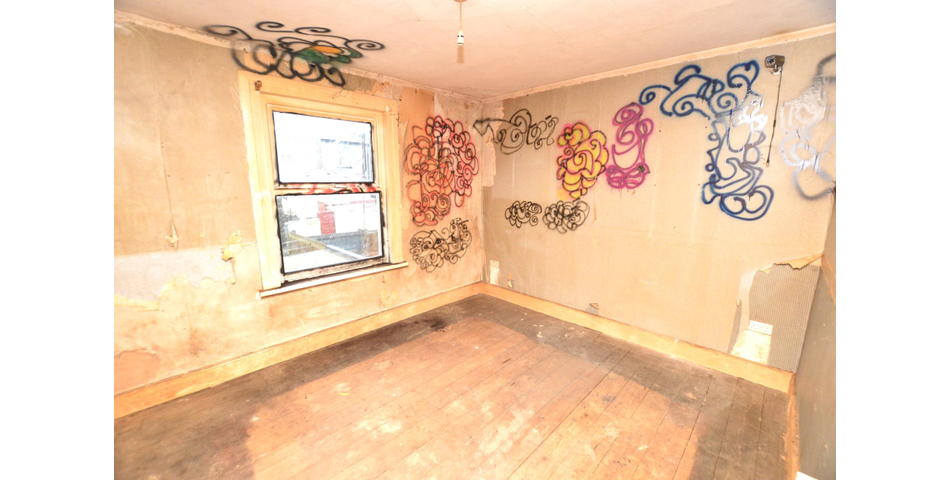 FOR SALE VIA BRADLEYS ONLINE AUCTION 12PM  22ND JANUARY 2024.