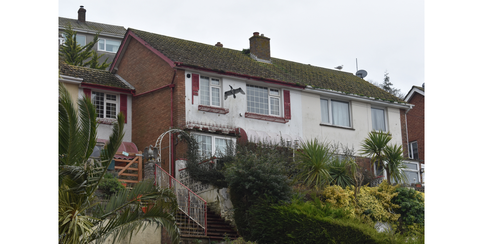 Four Bedroom Semi Detached House For Modernisation