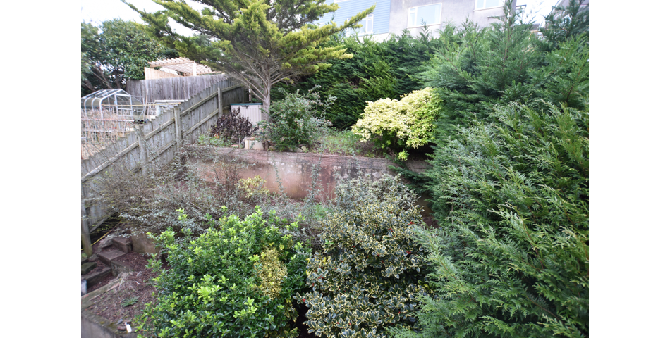 Four Bedroom Semi Detached House For Modernisation