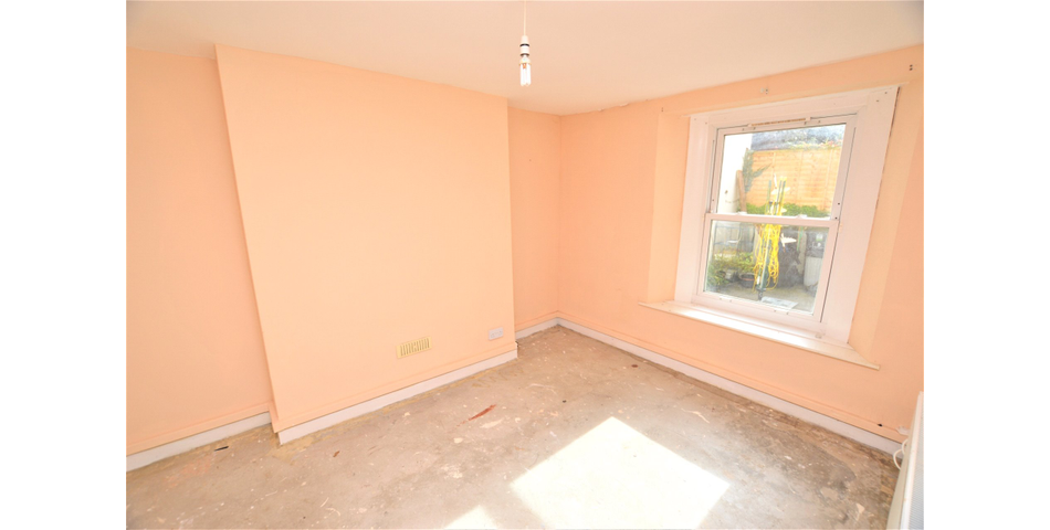 FOR SALE VIA BRADLEYS ONLINE AUCTION 2PM 8TH DECEMBER 2022. VIRTUAL TOUR AVAILABLE.