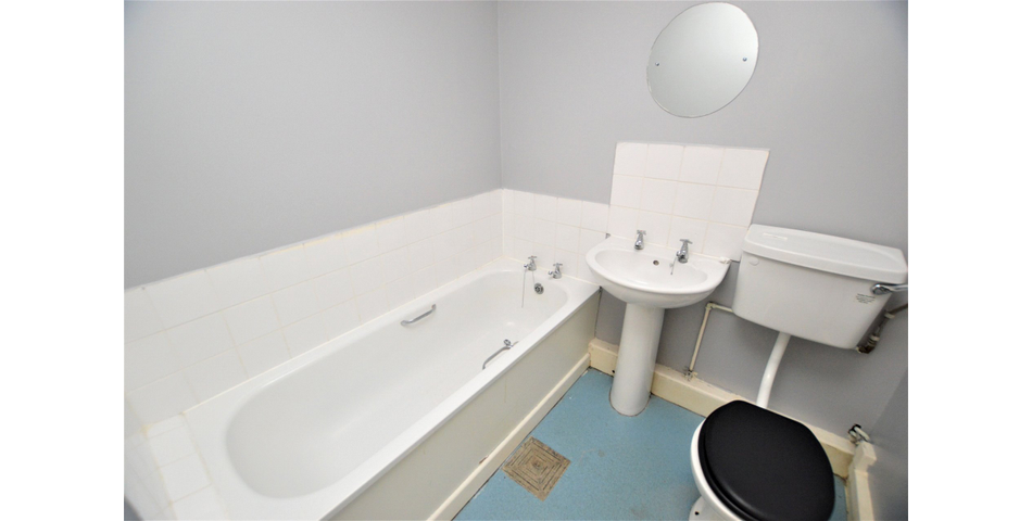 FOR SALE VIA BRADLEYS ONLINE AUCTION 2PM 8TH DECEMBER 2022. VIRTUAL TOUR AVAILABLE.