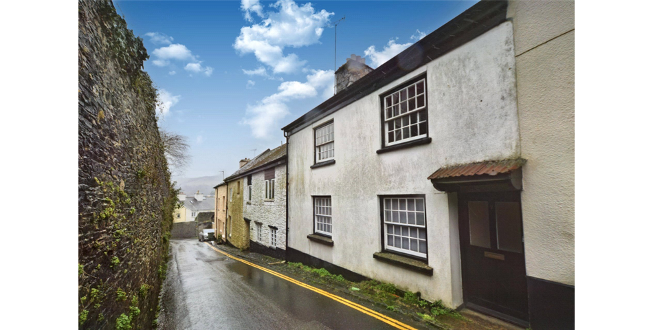 THREE BEDROOM CHARACTER COTTAGE BURSTING WITH POTENTIAL