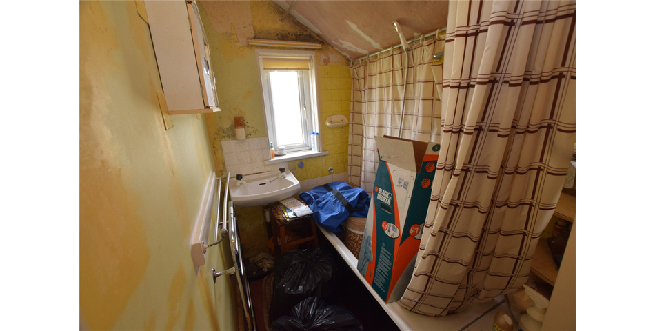 Three bedroom family home in need of refurbishment
