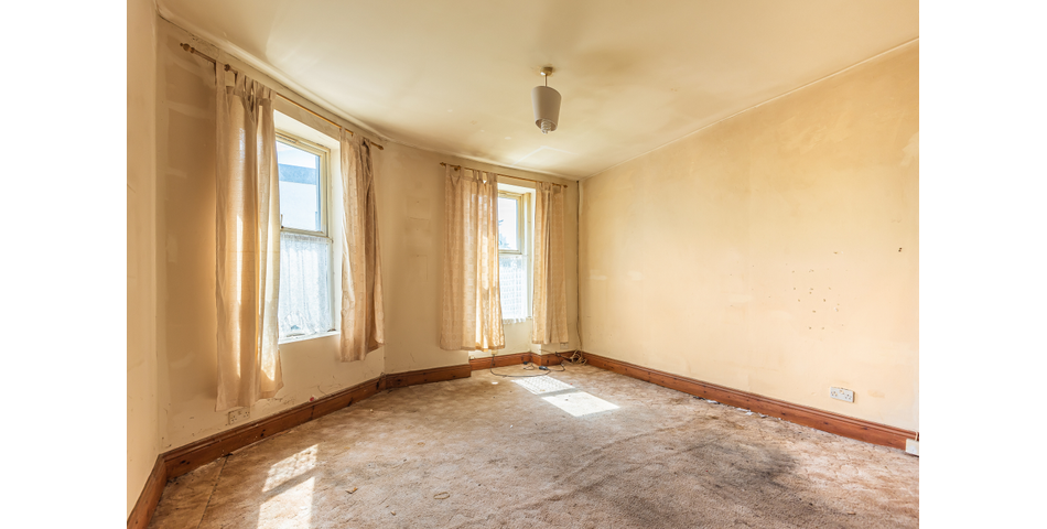 Commercial Unit Offering Planning Potential For Residential Usage