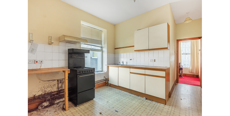 Commercial Unit Offering Planning Potential For Residential Usage