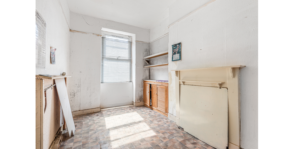 Commercial Unit Offering Planning Potential For Residential Usage