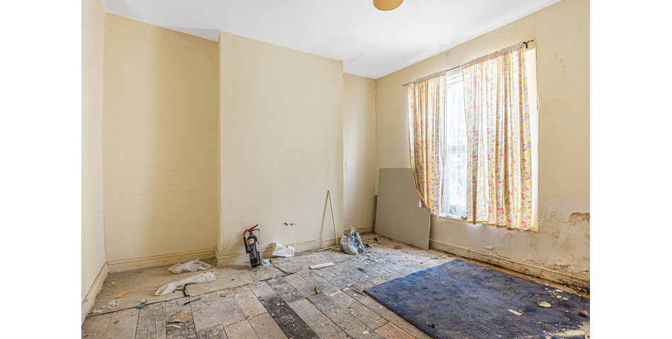 Commercial Unit Offering Planning Potential For Residential Usage