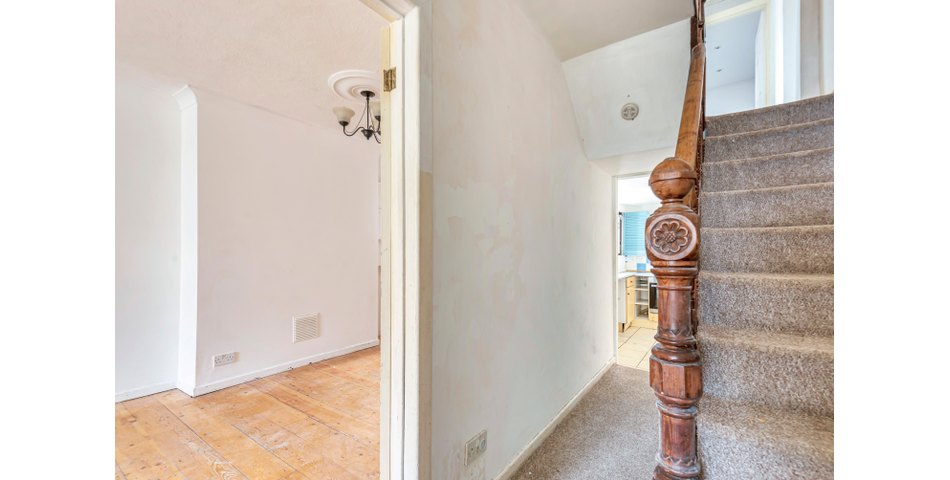 Centrally Located, for providing easy access to the neighbouring towns of Plympton & Plymstock