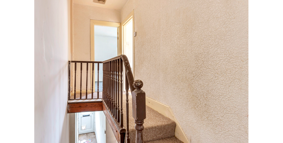 Centrally Located, for providing easy access to the neighbouring towns of Plympton & Plymstock