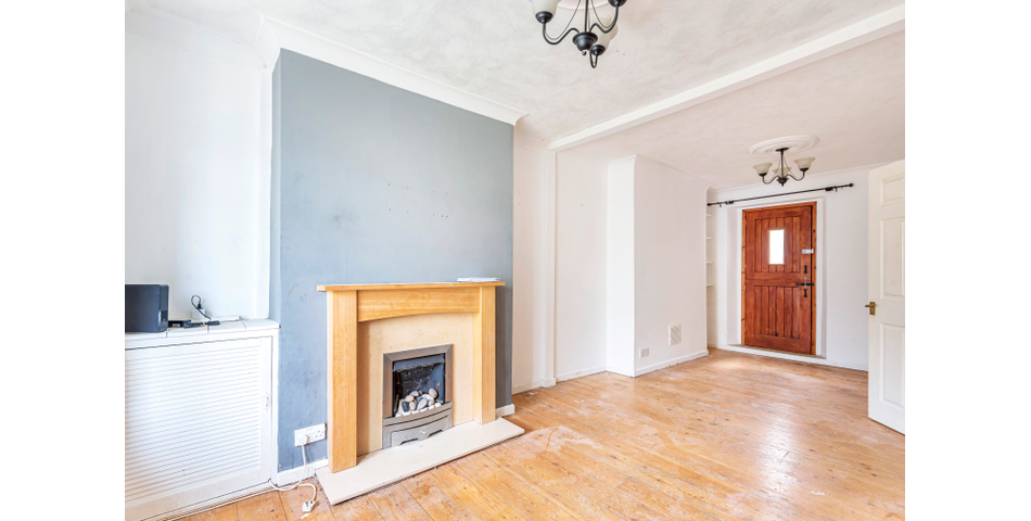 Centrally Located, for providing easy access to the neighbouring towns of Plympton & Plymstock