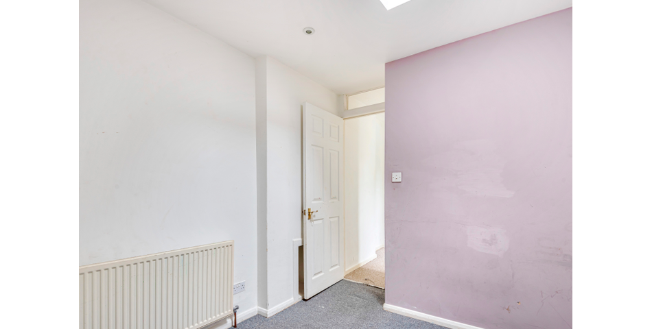 Centrally Located, for providing easy access to the neighbouring towns of Plympton & Plymstock