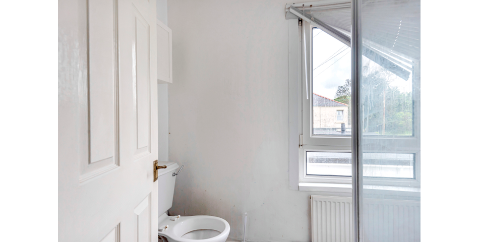 Centrally Located, for providing easy access to the neighbouring towns of Plympton & Plymstock
